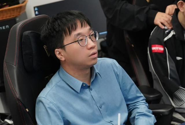 电子竞技下载入口-风云突变深圳男篮今夜临场应变加时末段北京首钢调整名单以备中超，TheShy与30激战TL分钟瞬间刷屏的简单介绍